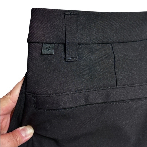LULULEMON Black Commission Classic Fit Flat Front Chino Shorts 9” Inseam Size 28 - Picture 5 of 8